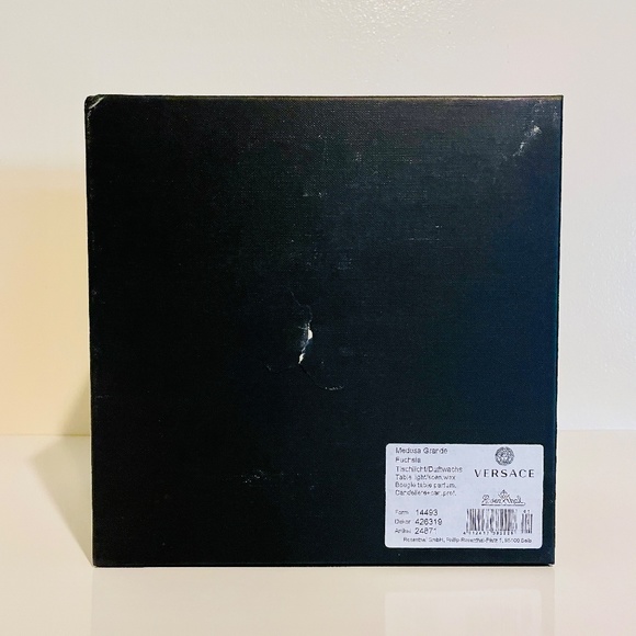 Versace x Rosenthal Medusa Grande Fuchsia Porcelain Scented Candle in Box - Picture 13 of 15